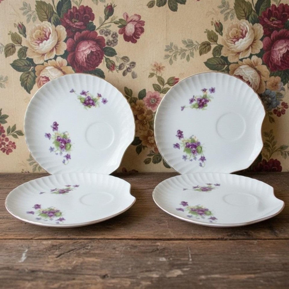 Shell Shapedโ Luncheon/ Snack Plates, Set of 4, Vintage Purple Violets Porcelain